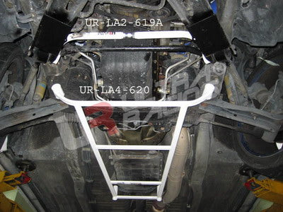 Barra Inferior Delantera Ultra Racing Nissan Skyline R34 GTT 2WD