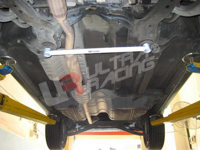 Barra Estabilizadora Inferior Delantera 656 Ultra Racing para Hyundai Tucson 08+