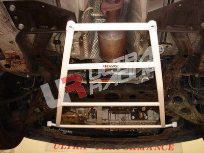 Barra de Refuerzo Delantera Ultra Racing para Mini Cooper (S) R53/R55 1.6 01+