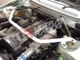 Barra de Torretas Delantera Superior Ultra Racing para Volvo 240