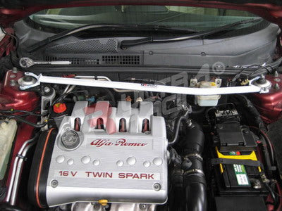 Barra de Torretas Delantera Superior Ultra Racing para Alfa Romeo 147