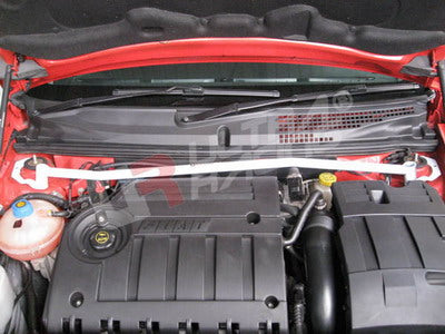 Barra de Torretas Superior Delantera Ultra Racing para Fiat Stilo 2.4