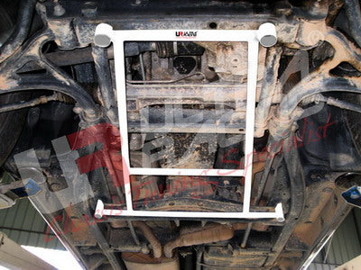 Barra Refuerzo Delantera H Ultra Racing Mercedes ML 320 97-05