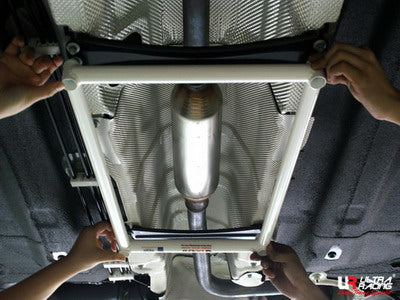 Refuerzo Inferior Central H 949 Ultra Racing para Mazda 3 BL 09+