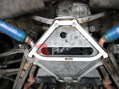 Refuerzo Trasero Inferior Ultra Racing para Porsche Boxster (986)