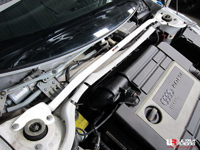 Barra de Torretas Superior Delantera Ultra Racing para Audi TT 8J 06+/TTS Quattro 08+