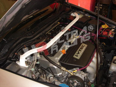 Barra de Torretas Superior Delantera Ultra Racing Honda Accord CM5