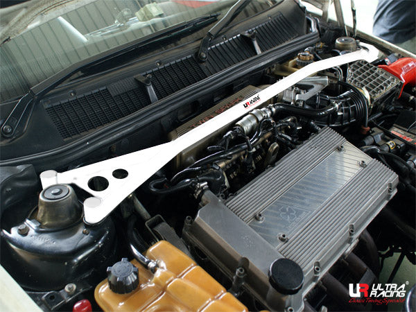 Barra de Torretas Delantera Superior Ultra Racing para Alfa Romeo 155