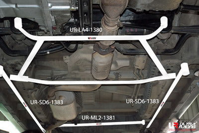 Barra de Refuerzo Delantera H Ultra Racing para Honda Odyssey 94-98 RA 2.2