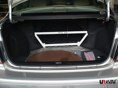 Barra de Refuerzo Trasera Ultra Racing para Nissan Cefiro A33 (98-03)