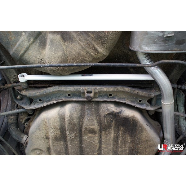 Barra Inferior Trasera Ultra Racing Nissan Bluebird 83-90 U11 1.8