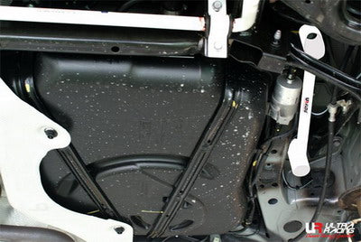 Barras Laterales Traseras 1312 Ultra Racing para Mazda 3 BL/ 3 MPS 09+
