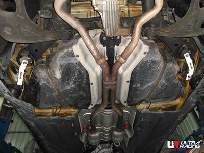 Barras Traseras Ultra Racing para Mercedes R-Class W251/W350 07+ 3.5