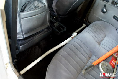 Barra De Refuerzo Ultra Racing Para Mitsubishi Lancer A174 79-87