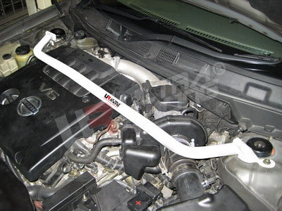 Barra de Torretas Superior Delantera Ultra Racing para Nissan Teana 03-08 J31