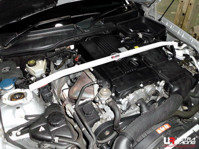 Barra de Torretas Delantera Superior Ultra Racing para Mercedes SLK 200/280 04-11