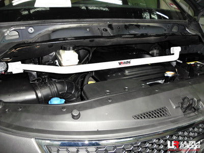 Barra de Torretas Delantera Superior Ultra Racing para Hyundai H1 07+ 2.5D