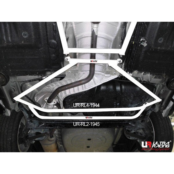 Barra Inferior Trasera Ultra Racing para Nissan Almera 1.5 11+