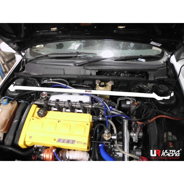 Barra de Torretas Superior Delantera Ultra Racing para Fiat Bravo 1.8 95-01