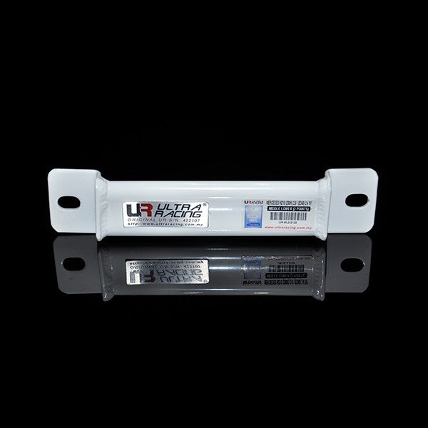 Barra Media Inferior Ultra Racing para Mercedes Clase E W210 97-03