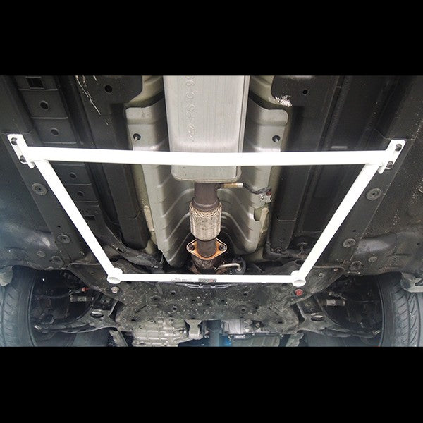 Refuerzo Inferior Central Ultra Racing 2111 para Hyundai Veloster 11+