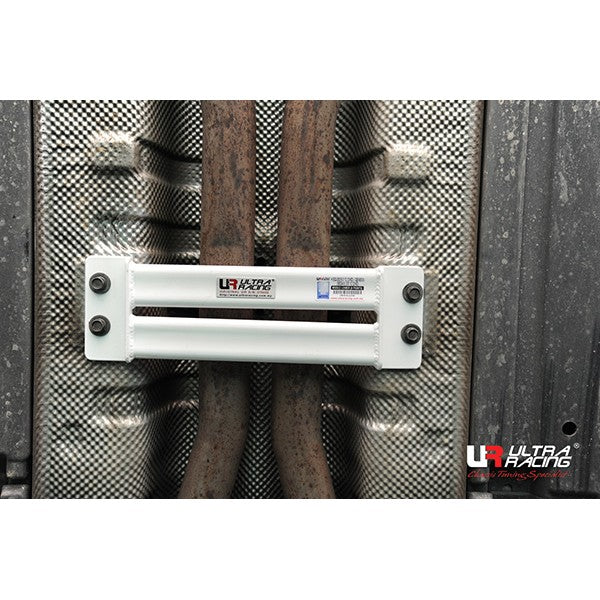 Refuerzo Inferior Central Ultra Racing 2183 Para Hyundai Genesis Sedan 12+