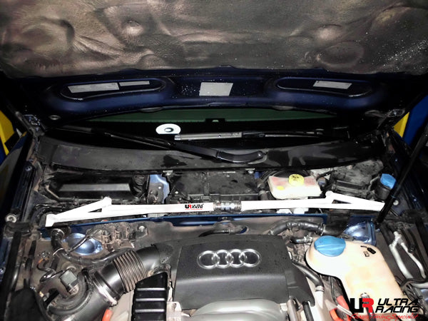 Barra de Torretas Superior Delantera Ultra Racing para Audi A6 / A7 10+
