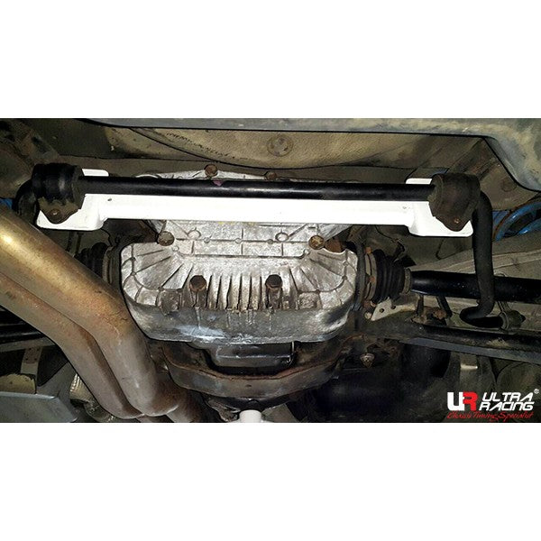 Barra Refuerzo Inferior Trasera Ultra Racing BMW E46 M3 3.2 01-06