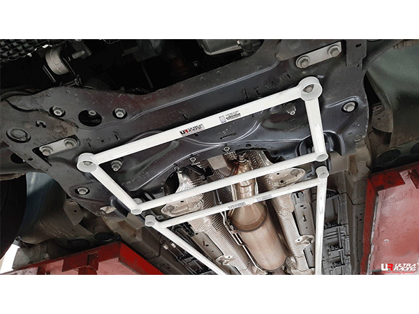 Barra Refuerzo Inferior Delantera Ultra Racing 4018 Peugeot 3008/5008