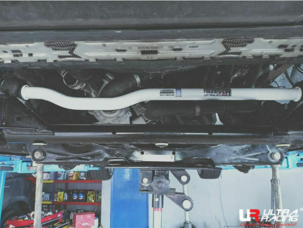 Barra Estabilizadora Delantera 27mm Ultra Racing para BMW 3 F30 (328i) 2.0T 2WD 11-15 - Imagen 2