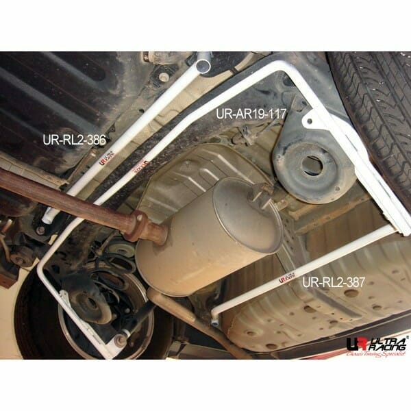 Barra Estabilizadora Trasera 19mm Ultra Racing Toyota Ipsum/Isis 2WD - Imagen 2