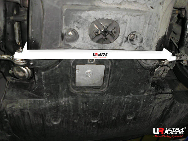 Barra Inferior Delantera 3062 Ultra Racing para BMW E39 M5