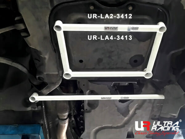 Barra Estabilizadora Inferior Delantera Ultra Racing (3412) para BMW E84 (X1) 2.0 4WD 09-15