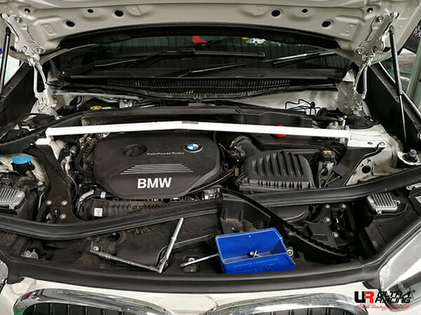 Barra de Torretas Superior Delantera Ultra Racing (3962) para BMW F48 (X1) 2.0T 2WD 15+