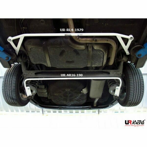 Barra Inferior Trasera Ultra Racing (1979) para Chevrolet Aveo (T250) 1.5 2WD FL 05-11