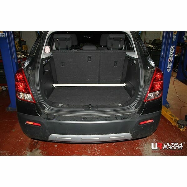 Barra de Torretas Trasera Superior Ultra Racing (2201) para Chevrolet Trax (U200) 1.4T 2WD 13+