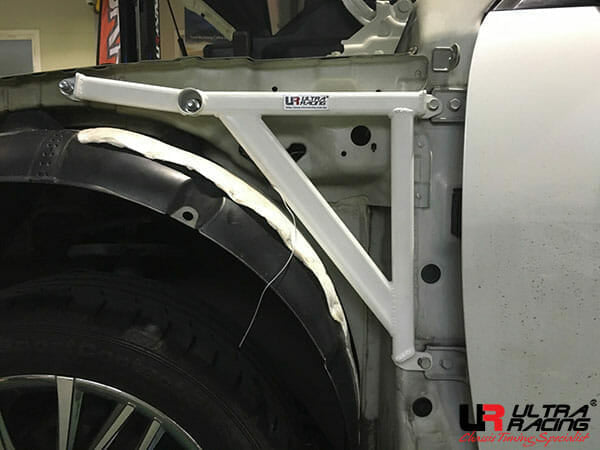 Soportes de Aleta Ultra Racing (781P) Kia Optima K5 (TF) 2.0 2WD 10-15