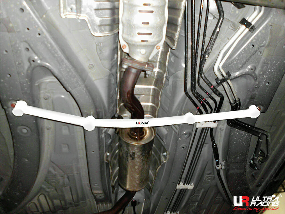 Barra de Refuerzo Inferior Central Ultra Racing Honda BR-V (DG1) 1.5 2WD 16-21 (3771)