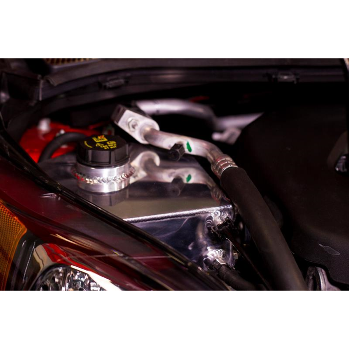 Vaso de Expansión Mishimoto MMRT-FIST-14EBK Ford Fiesta ST 14-19 Negro Texturizado - Imagen 4