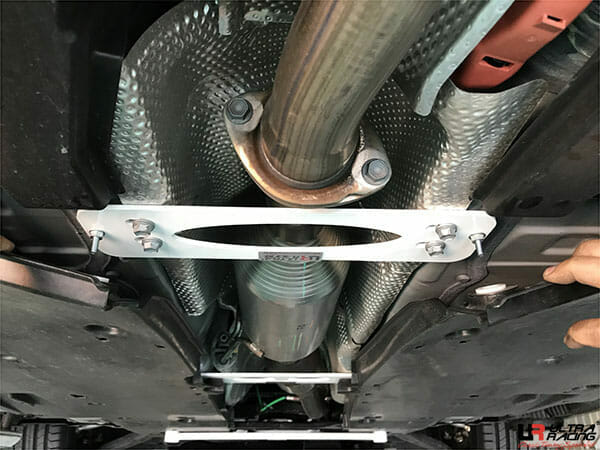 Barra Refuerzo Inferior Central Ultra Racing Lexus ES 300H/Camry