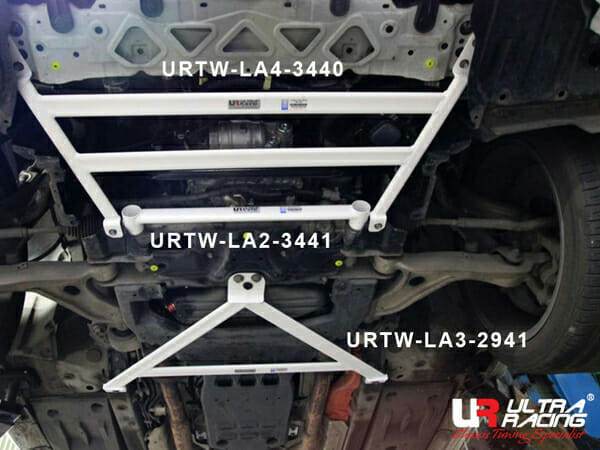 Barra Refuerzo Inferior Delantera Ultra Racing (3440) Lexus GS 200T (L10)