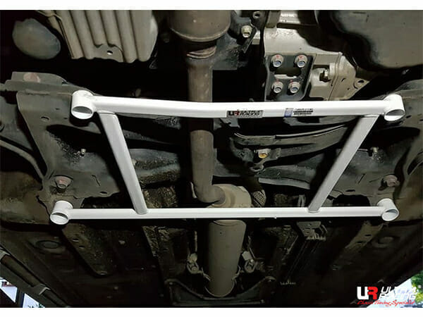 Barra Refuerzo Inferior Delantera Ultra Racing Toyota Yaris Ativ (XP150) 17+