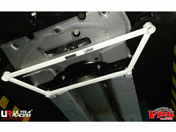 Barra Refuerzo Inferior Delantera Ultra Racing (3978) Ford Focus (MK4) 1.5T 18+