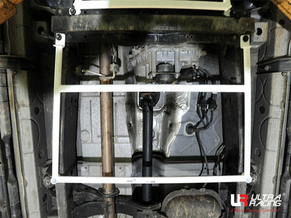 Barra Refuerzo Inferior Central Ultra Racing (2176) para Ssangyong Korando Sport