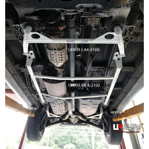 Barra Refuerzo Inferior Central Ultra Racing Hyundai Santa Fe (CM) 2.2D 07-13/Veracruz 3.0D 07-15 4WD