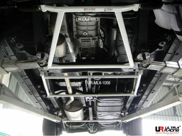Barra Refuerzo Inferior Central Ultra Racing Ssangyong Actyon Sport 2.0D 4WD 06-18 (2308)