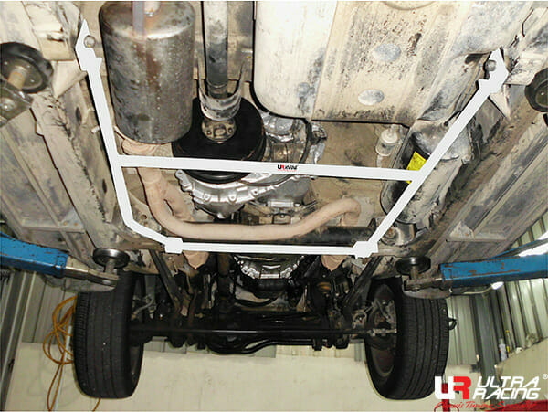 Barra Refuerzo Inferior Central Ultra Racing Land Rover Range Rover (LP) (P38A) 4.6 V8 4WD 94-01