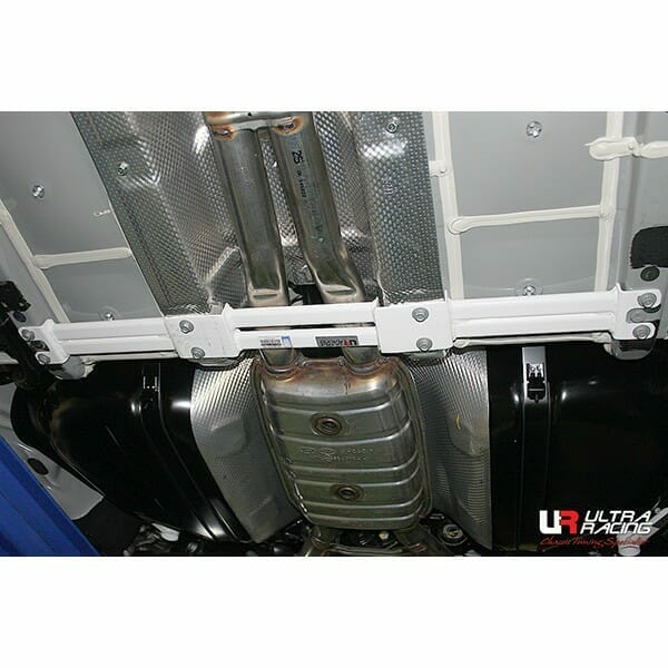 Barra Central Inferior Ultra Racing para Hyundai Genesis (DH) 3.8 V6 15-16 (4WD)