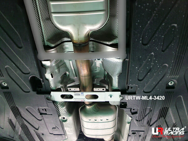 Barra Refuerzo Inferior Central (3420) Ultra Racing Mercedes C200/C205...
