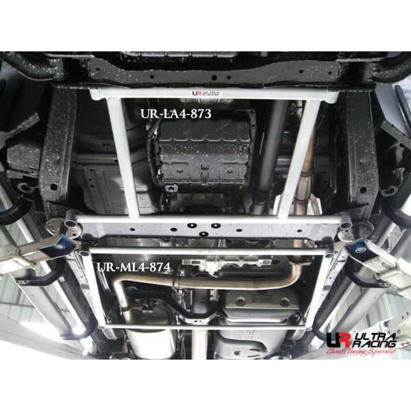 Refuerzo Inferior Central Ultra Racing (874) Nissan Navara (D40) 2.5 4WD 04-17